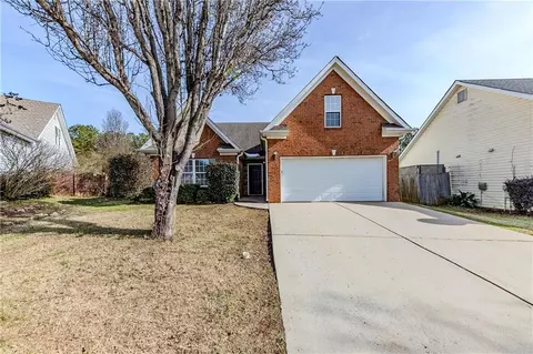 1708 Queen Victoria Ct, Locust Grove, GA 30248