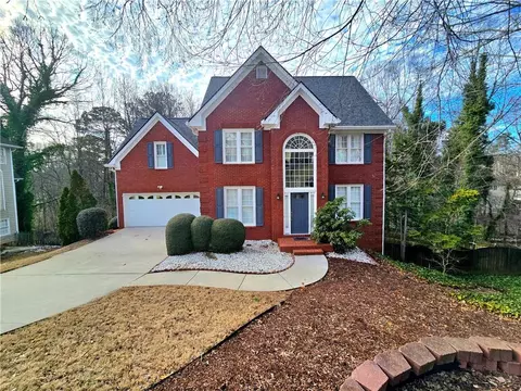 215 Deer Clf, Lawrenceville, GA 30043