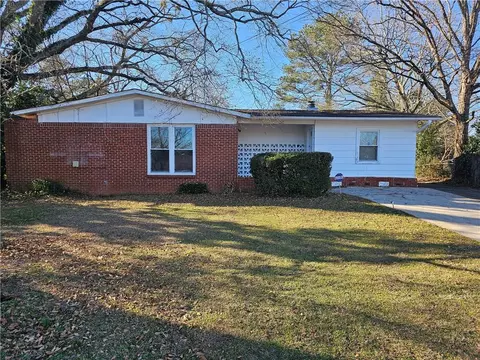 1613 Gilston Ct, Decatur, GA 30032