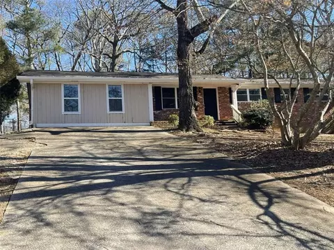 4176 King Edward Dr, Douglasville, GA 30135
