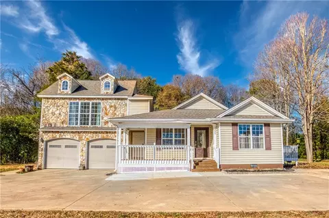 1355 Harbor Light Marina Rd, Lavonia, GA 30553