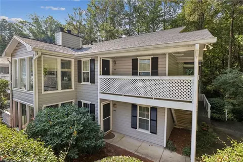 1608 Vicksburg Pl, Sandy Springs, GA 30350
