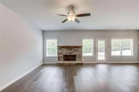 Living - 8570 Athens Rd, Carnesville, GA 30521 photo 1 of 9