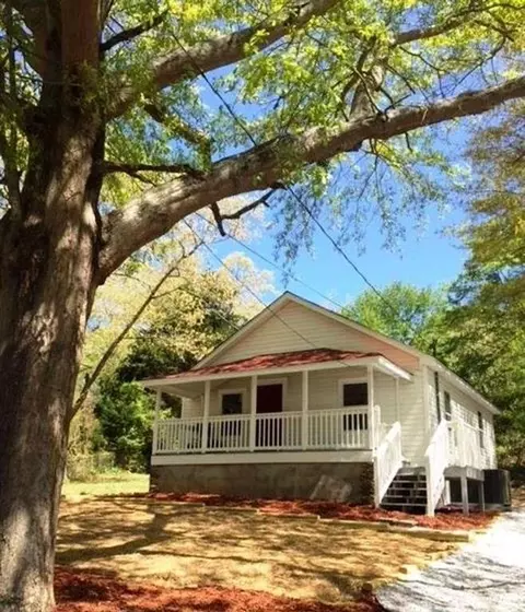 Exterior - 72 Edwards St, Toccoa, GA 30577 photo 2 of 6