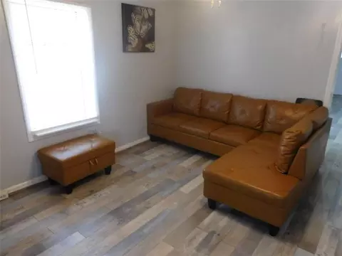 Living - 72 Edwards St, Toccoa, GA 30577 photo 2 of 2