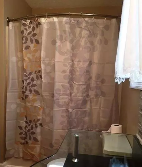 Bath - 72 Edwards St, Toccoa, GA 30577 photo 3 of 4