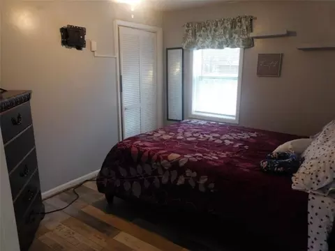 Bedroom - 72 Edwards St, Toccoa, GA 30577 photo 2 of 4