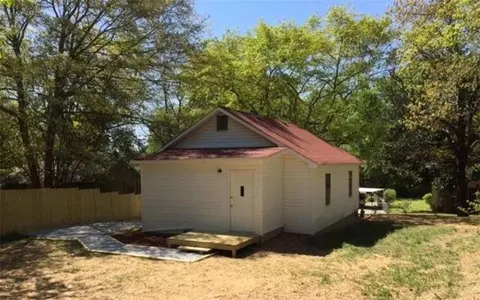 Exterior - 72 Edwards St, Toccoa, GA 30577 photo 4 of 6