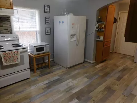 Entry Way - 72 Edwards St, Toccoa, GA 30577 photo 2 of 4