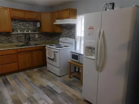 Kitchen - 72 Edwards St, Toccoa, GA 30577 photo 3 of 3