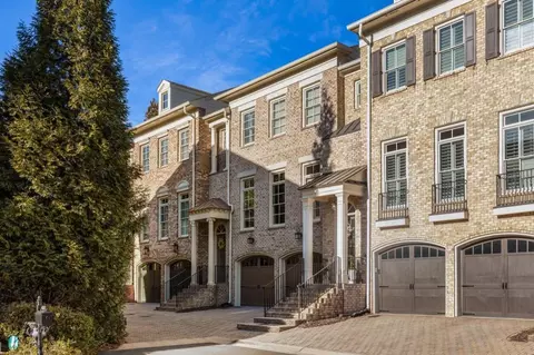 9048 Riverbend Mnr, Alpharetta, GA 30022