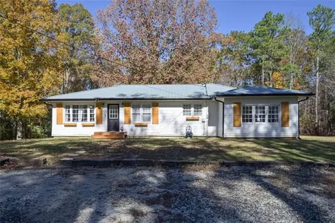 160 College Cir, Buchanan, GA 30113