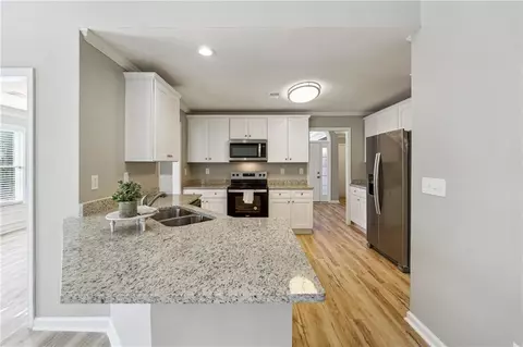 Kitchen - 20 Trace Ct, Covington, GA 30016 photo 2 of 4