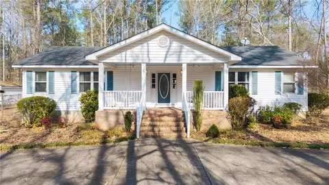 85 Sara Dr, Covington, GA 30016