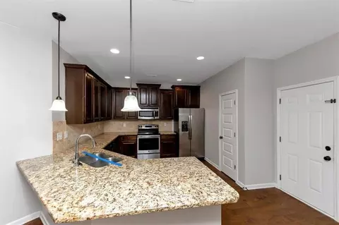 7502 Springbox Dr, Fairburn, GA 30213 photo 11