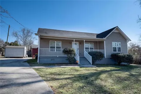 332 Blount St, Forsyth, GA 31029