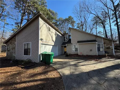 5391 Walker Rd, Stone Mountain, GA 30088