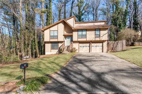 730 Lake Forest Pass, Roswell, GA 30076