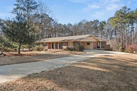 2563 Young Rd, Stone Mountain, GA 30088