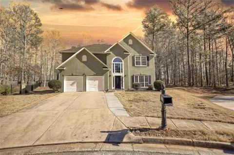 8136 Woodland Ct SE, Covington, GA 30014