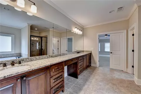Bath - 7890 Royal Melbourne Way, Duluth, GA 30097 photo 8 of 9