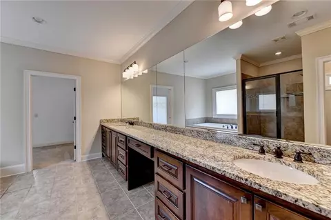 Bath - 7890 Royal Melbourne Way, Duluth, GA 30097 photo 5 of 9
