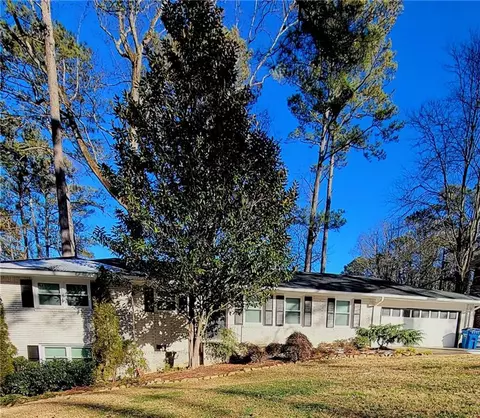 2002 Lake Lucerne Dr SW, Lilburn, GA 30047