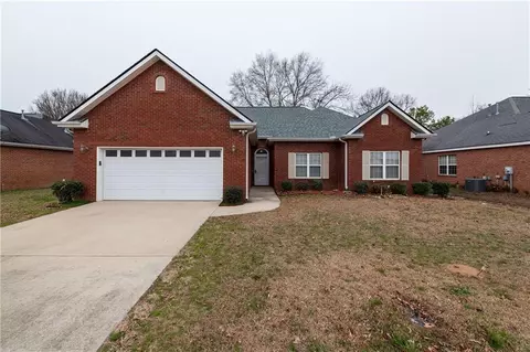 207 Wilmington Dr, Warner Robins, GA 31088
