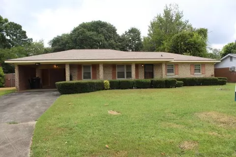 213 Emory Dr, Warner Robins, GA 31093