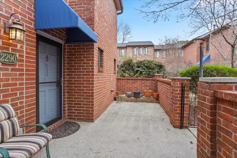 2290 Pernoshal Ct, Dunwoody, GA 30338