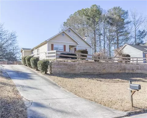 910 Winterside Ln, Atlanta, GA 30349
