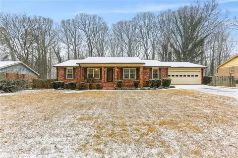 763 Windy Dr SW, Stone Mountain, GA 30087
