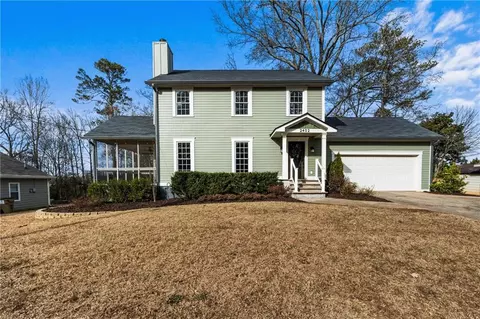 2402 Hillboro Cir SW, Marietta, GA 30064