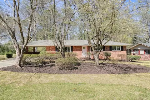 913 Red Apple Dr, Marietta, GA 30066