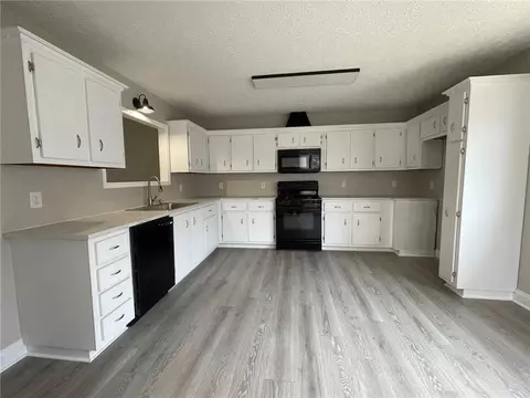 Kitchen - 511 Hobson Rd, Jasper, GA 30143 photo 3 of 4