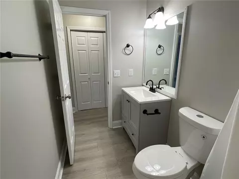 Bath - 511 Hobson Rd, Jasper, GA 30143 photo 7 of 7