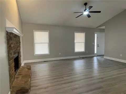 Living - 511 Hobson Rd, Jasper, GA 30143 photo 5 of 7