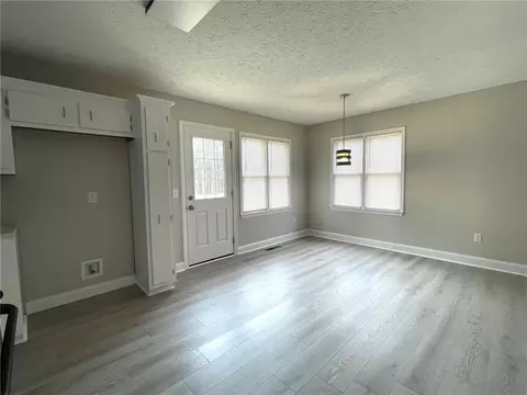 Living - 511 Hobson Rd, Jasper, GA 30143 photo 6 of 7