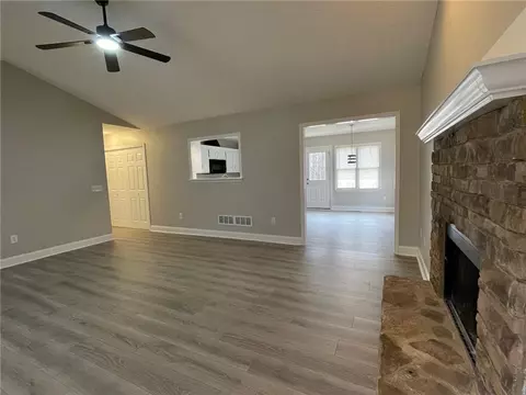 Living - 511 Hobson Rd, Jasper, GA 30143 photo 4 of 7