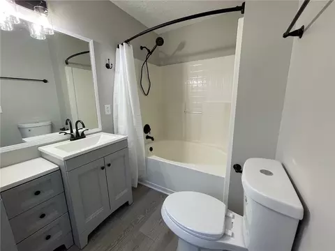 Bath - 511 Hobson Rd, Jasper, GA 30143 photo 1 of 7