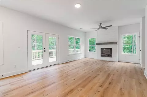 Living - 7616 Maple Pl, Murrayville, GA 30564 photo 3 of 4