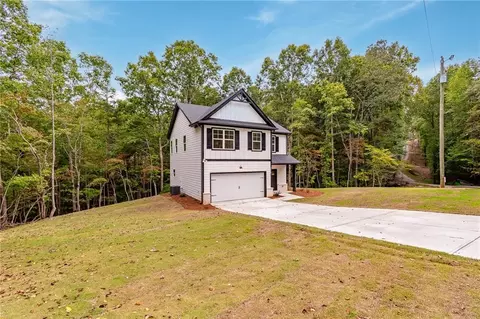 Exterior - 7616 Maple Pl, Murrayville, GA 30564 photo 3 of 7