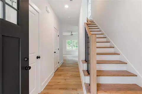 Entry Way - 7616 Maple Pl, Murrayville, GA 30564 photo 1 of 4