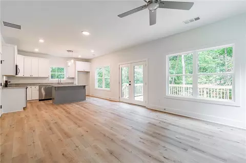 Living - 7616 Maple Pl, Murrayville, GA 30564 photo 1 of 4