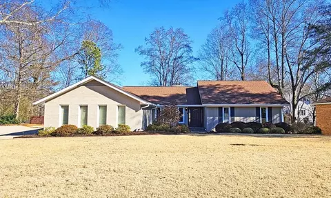 350 Saddle Creek Cir, Roswell, GA 30076