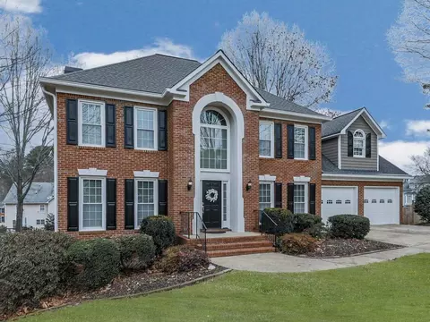 4504 Grapevine Ct, Acworth, GA 30102