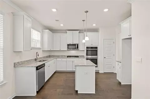 Kitchen - 13490 Whitman Ln, Covington, GA 30014 photo 2 of 3