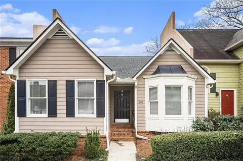 907 Lenox Hill Ct NE, Atlanta, GA 30324