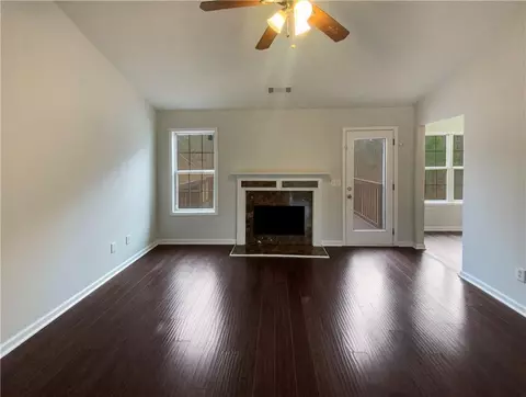 Living - 85 Kristen Pl, Covington, GA 30016 photo 2 of 4