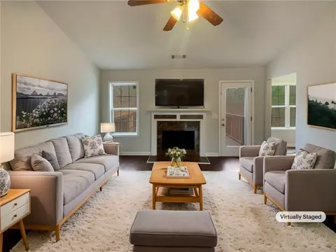Living - 85 Kristen Pl, Covington, GA 30016 photo 1 of 4